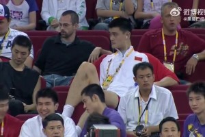 AI太牛逼了！“科比”过年遇到亲戚的逼问时，他会怎么做？